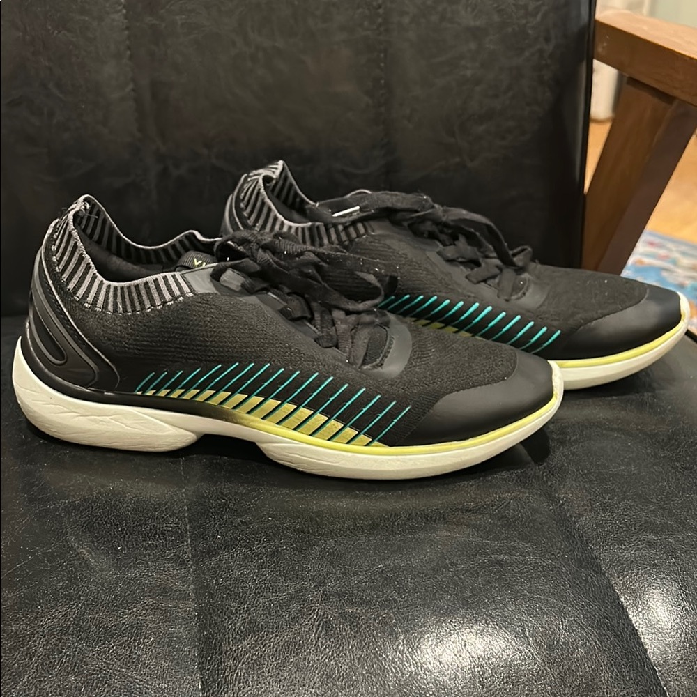 Vionic Embolden Black and Teal Athletic Sneakers